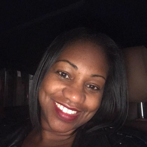 Meet your Posher, Eboni - Picture 1 of 1